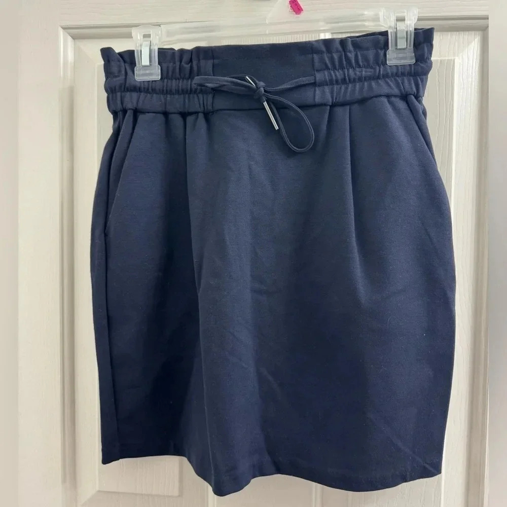 Vero Moda short ruffle skirt with pockets